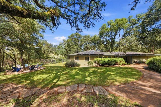 24912 Connie Ct, Auburn, CA 95602