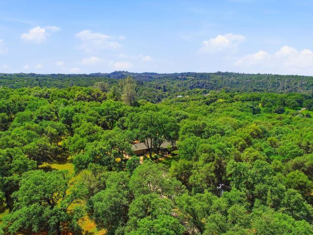 24912 Connie Ct, Auburn, CA 95602