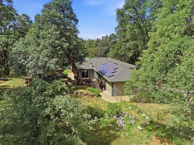 24912 Connie Ct, Auburn, CA 95602