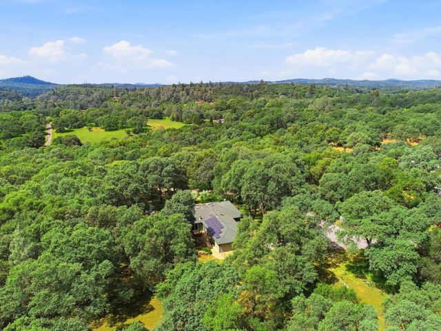 24912 Connie Ct, Auburn, CA 95602