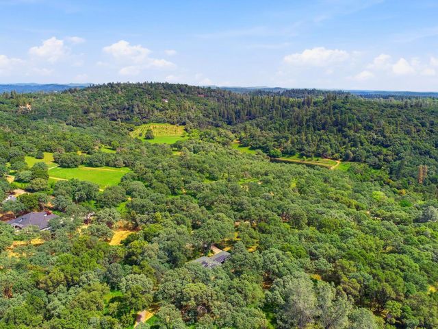 24912 Connie Ct, Auburn, CA 95602