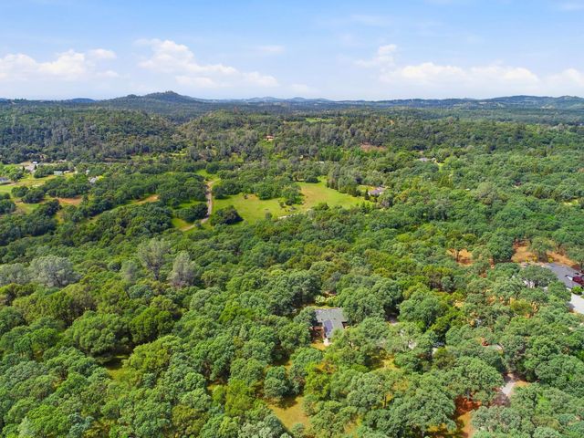 24912 Connie Ct, Auburn, CA 95602