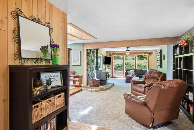 24912 Connie Ct, Auburn, CA 95602