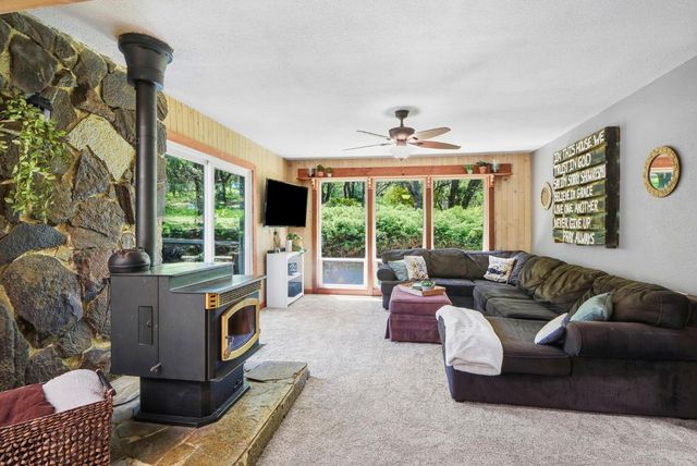 24912 Connie Ct, Auburn, CA 95602