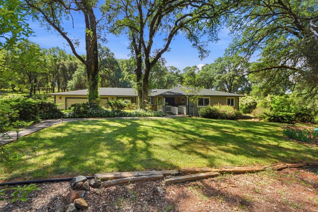 24912 Connie Ct, Auburn, CA 95602