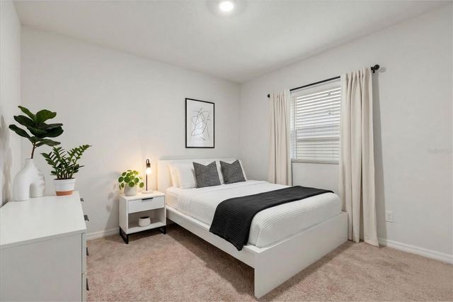 943 SUMMER GLEN DRIVE, Winter Haven, FL 33880