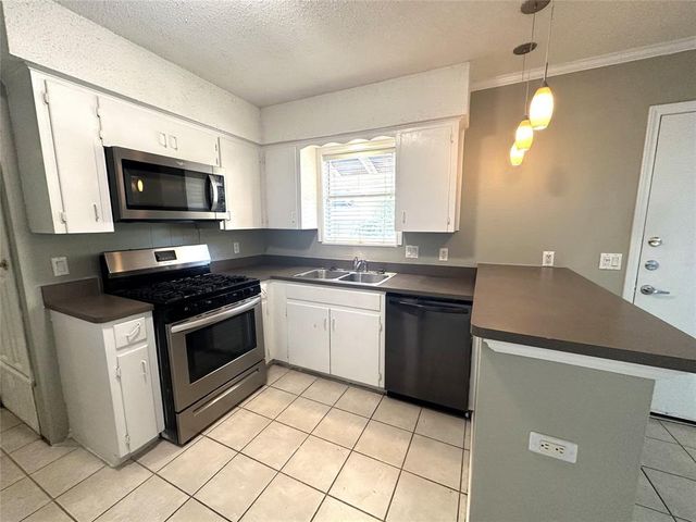 1104 Kinney Ave A, Austin, TX 78704