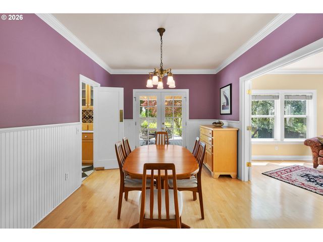 11812 Sw 17TH Ave, Portland, OR 97219