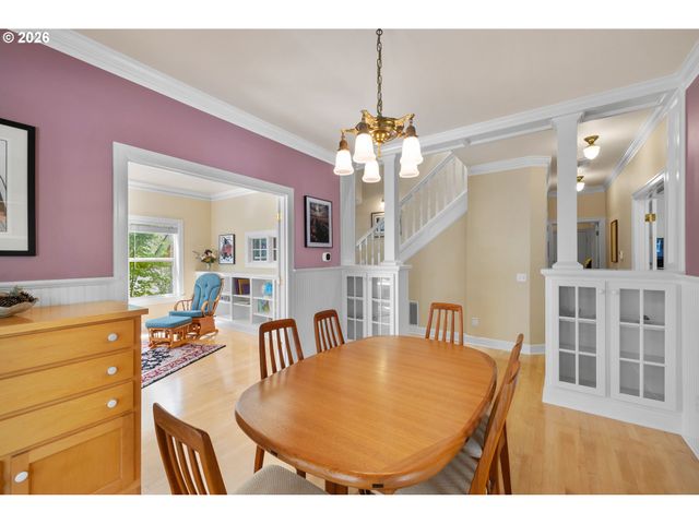 11812 Sw 17TH Ave, Portland, OR 97219