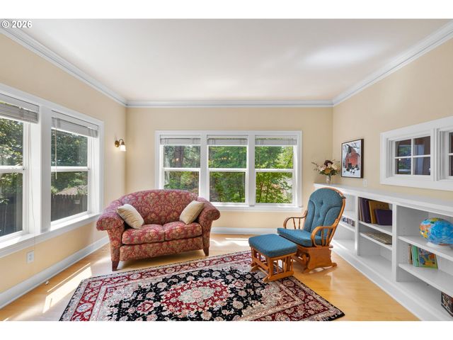 11812 Sw 17TH Ave, Portland, OR 97219