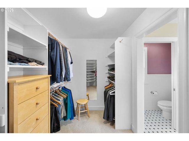 11812 Sw 17TH Ave, Portland, OR 97219