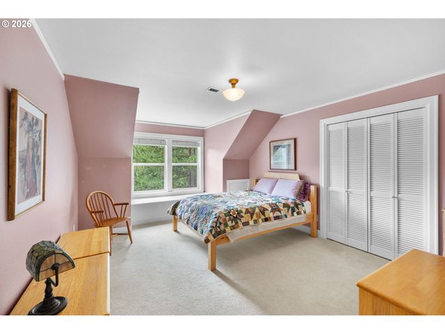 11812 Sw 17TH Ave, Portland, OR 97219