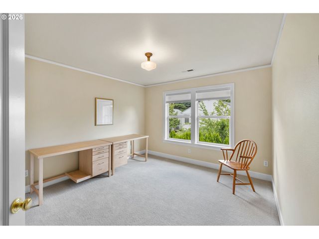 11812 Sw 17TH Ave, Portland, OR 97219