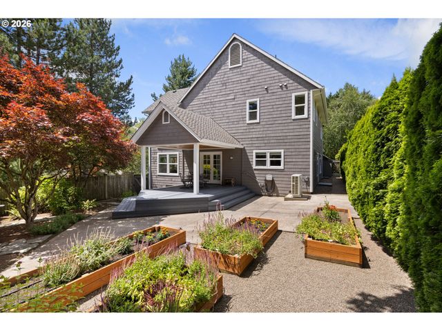 11812 Sw 17TH Ave, Portland, OR 97219