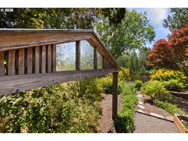 11812 Sw 17TH Ave, Portland, OR 97219
