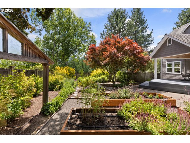 11812 Sw 17TH Ave, Portland, OR 97219