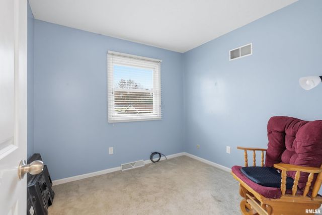 3309 WINSTON Drive, Bettendorf, IA 52722