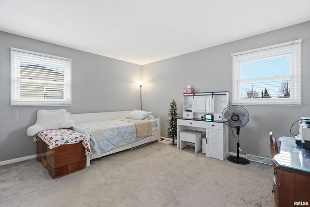 3309 WINSTON Drive, Bettendorf, IA 52722