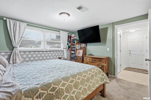 3309 WINSTON Drive, Bettendorf, IA 52722