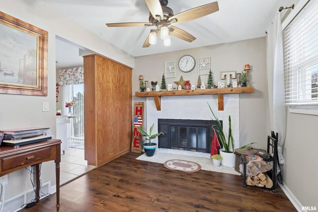 3309 WINSTON Drive, Bettendorf, IA 52722