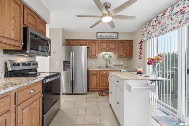 3309 WINSTON Drive, Bettendorf, IA 52722