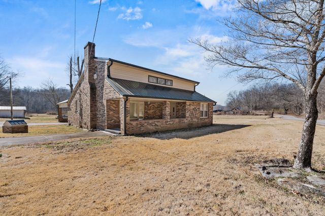 222 Gillum Hollow Rd, Indian Mound, TN 37079