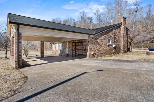 222 Gillum Hollow Rd, Indian Mound, TN 37079