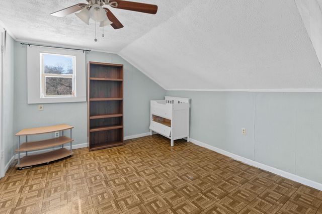 222 Gillum Hollow Rd, Indian Mound, TN 37079