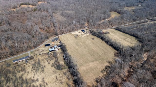 222 Gillum Hollow Rd, Indian Mound, TN 37079