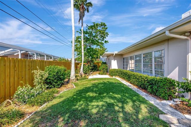 13850 SUNSET DRIVE, Largo, FL 33774
