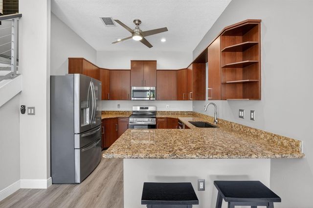 3024 NE 5th Terrace 10, Wilton Manors, FL 33334