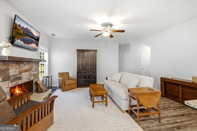 6353 Woodland Station Drive, Lula, GA 30554