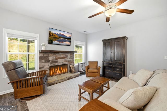 6353 Woodland Station Drive, Lula, GA 30554