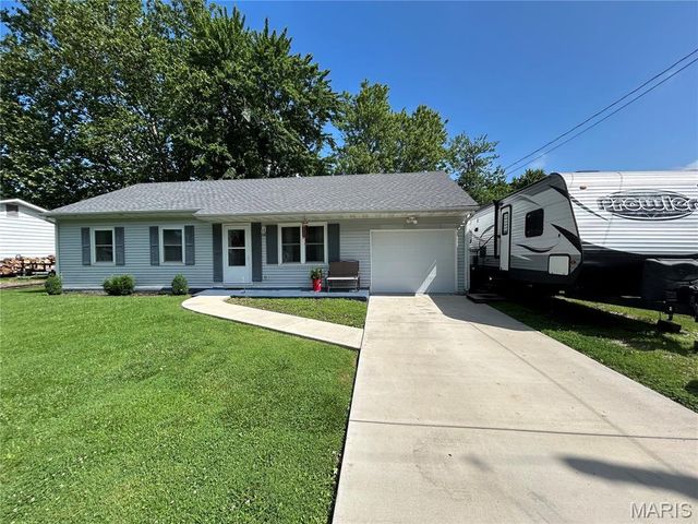 216 Cindy Street, Brighton, IL 62012