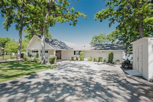 1716 Luau Court, Tool, TX 75143