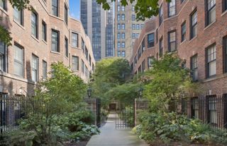 2311 N Commonwealth Avenue 3W, Chicago, IL 60614