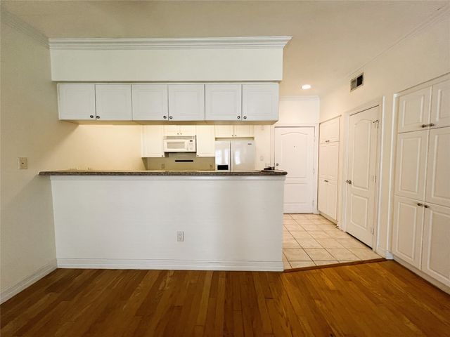 3400 Welborn Street 406, Dallas, TX 75219