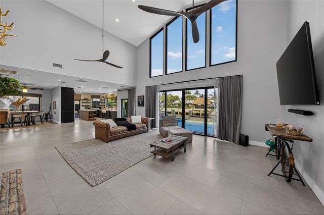 4000 NE 23rd Avenue, Lighthouse Point, FL 33064