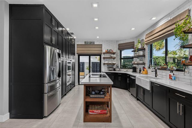 4000 NE 23rd Avenue, Lighthouse Point, FL 33064