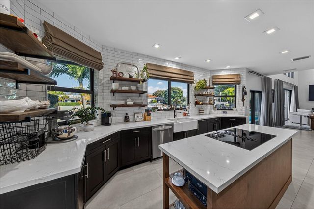 4000 NE 23rd Avenue, Lighthouse Point, FL 33064