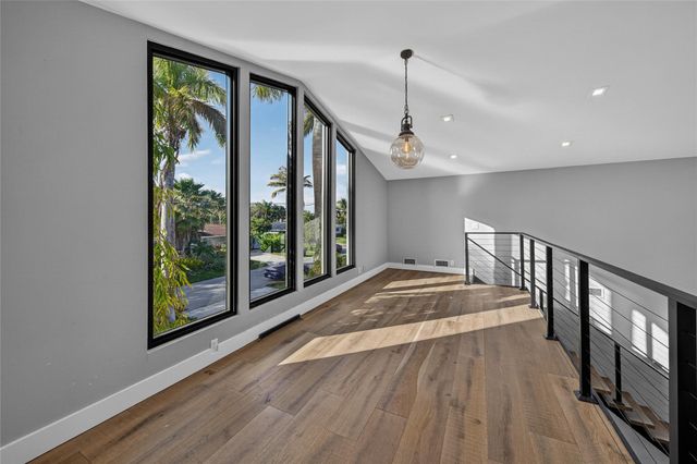 4000 NE 23rd Avenue, Lighthouse Point, FL 33064