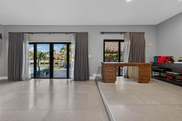 4000 NE 23rd Avenue, Lighthouse Point, FL 33064