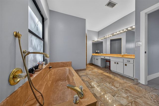 4000 NE 23rd Avenue, Lighthouse Point, FL 33064