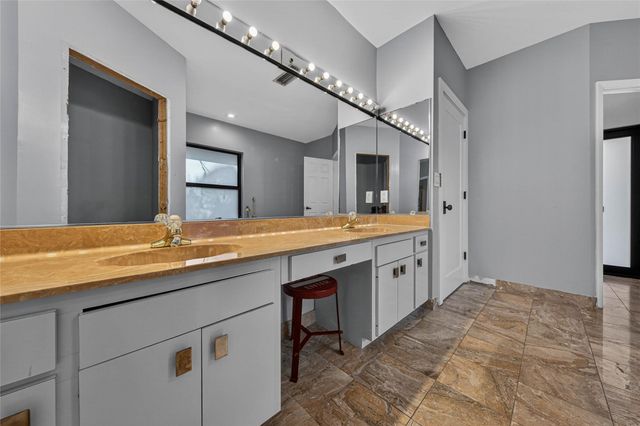 4000 NE 23rd Avenue, Lighthouse Point, FL 33064