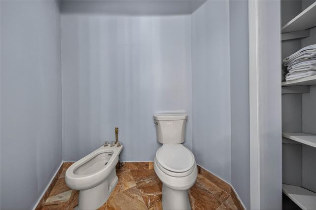 4000 NE 23rd Avenue, Lighthouse Point, FL 33064