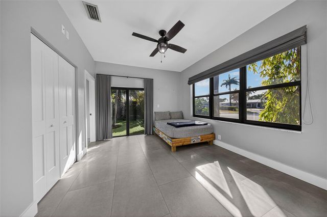 4000 NE 23rd Avenue, Lighthouse Point, FL 33064