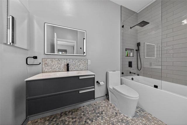 4000 NE 23rd Avenue, Lighthouse Point, FL 33064