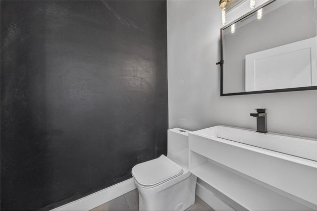 4000 NE 23rd Avenue, Lighthouse Point, FL 33064