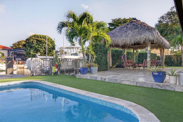 4000 NE 23rd Avenue, Lighthouse Point, FL 33064