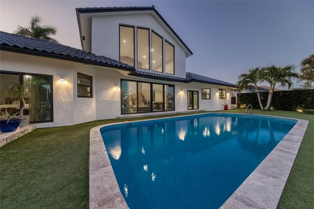 4000 NE 23rd Avenue, Lighthouse Point, FL 33064